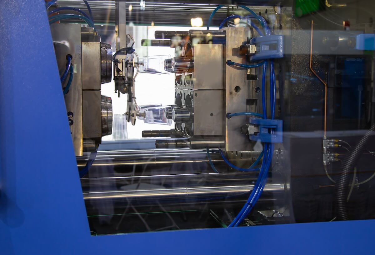 injection molding machine